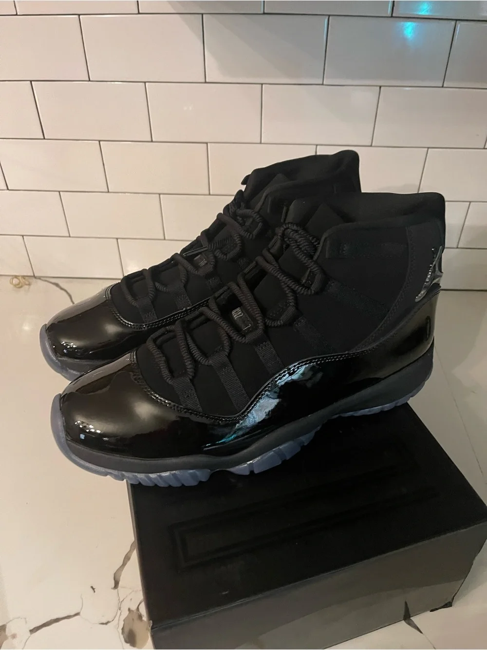 Men’s Retro 11 Royal Cap And Gown Size 13.